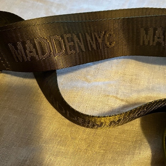 New Deep green Steve Madden Fanny bag. Or shoulder. With extra bag. Nice strap. - Picture 6 of 6